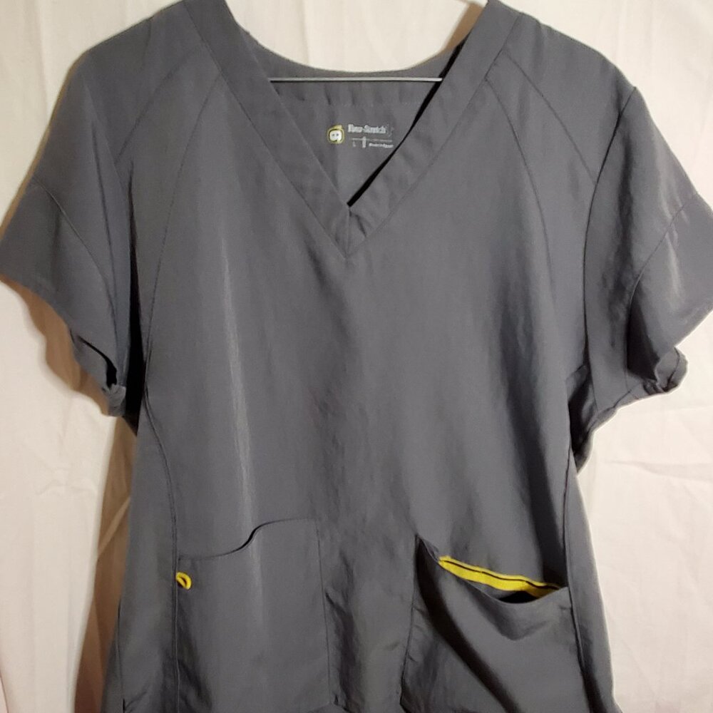 Four Stretch Women's Scrub Top (size large)